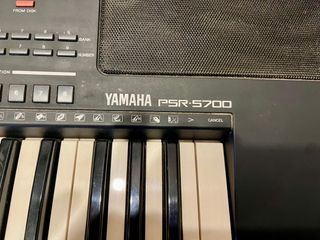 Teclado work station Yamaha PSR 5700