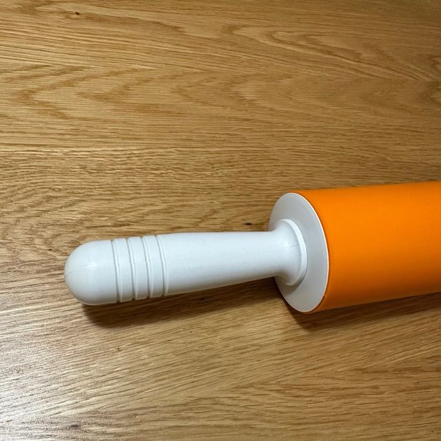 Brandani mattarello in silicone colore arancione