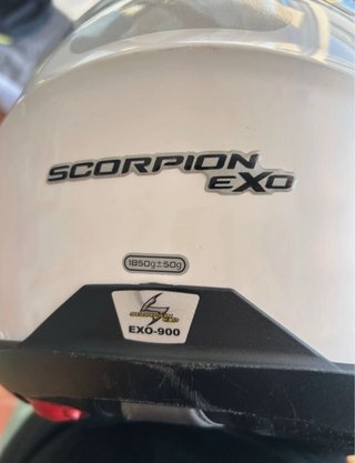 Casco scorpion Exo 900 blanco.