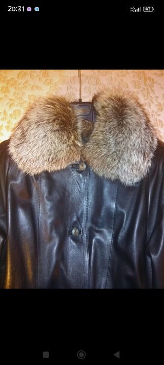 Abrigo piel negro