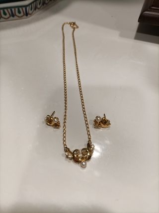 Conjunto collar y pendientes 