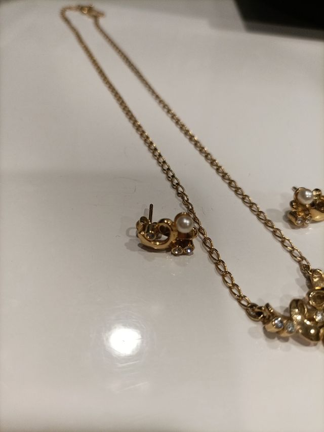 Conjunto collar y pendientes 