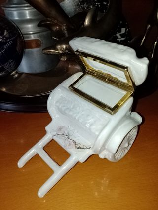 Antiguo Joyero de porcelana 