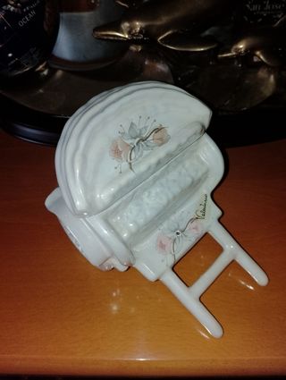 Antiguo Joyero de porcelana 