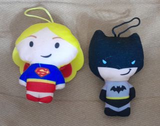 Peluche di Batman e Supergirl