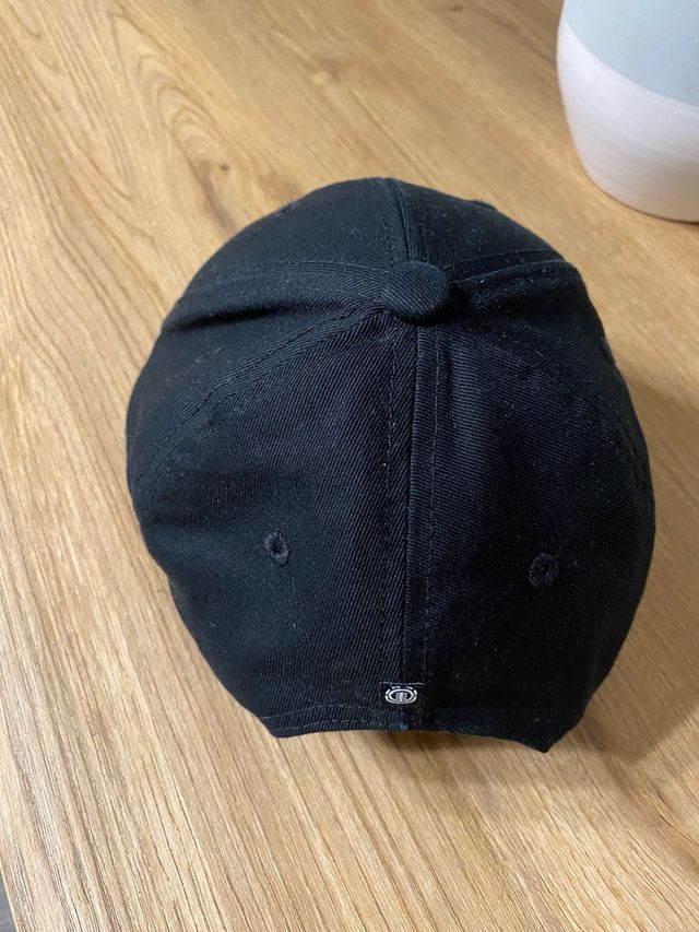 Gorra negra Element