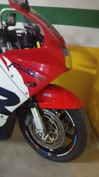 Moto deportiva Honda