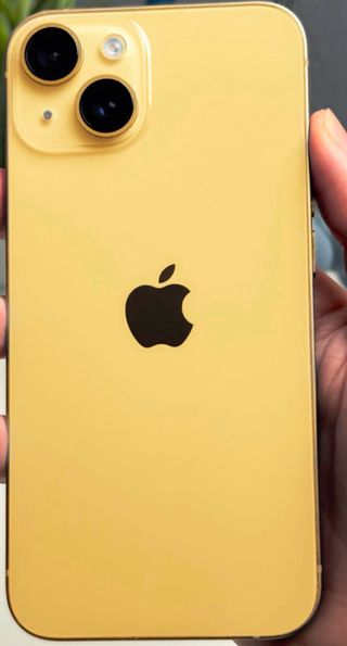 Iphone 14 amarillo