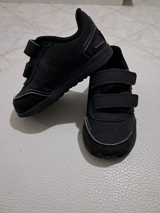 Scarpe strappo bimbo