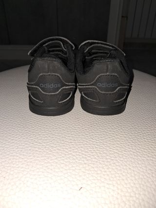 Scarpe strappo bimbo