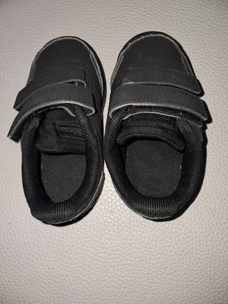 Scarpe strappo bimbo