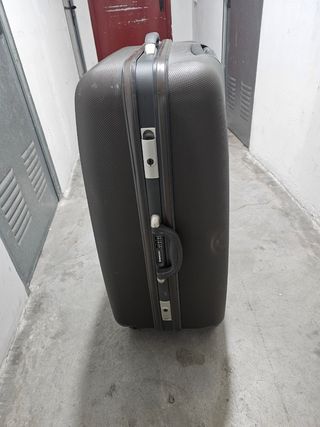 Maletas marca roncato ,son dos,la grande y la medi