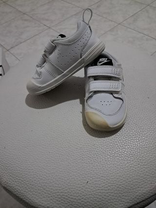 Nike bimbo