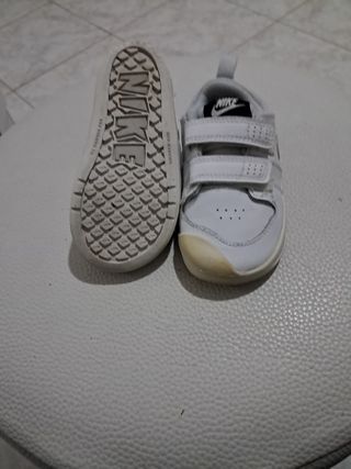 Nike bimbo