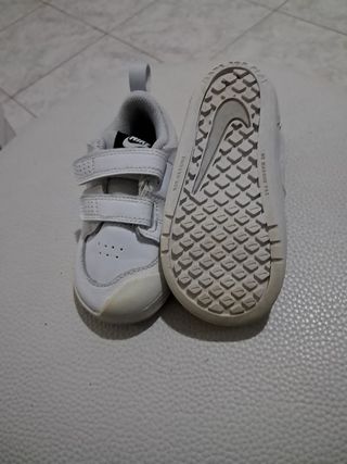 Nike bimbo