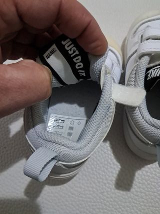 Nike bimbo