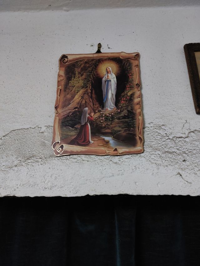 Nostra Signora di Lourdes, Madonna