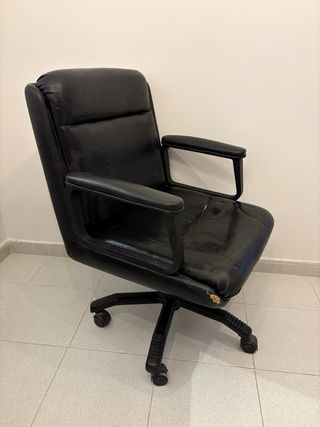 Silla giratoria piel negro oficina