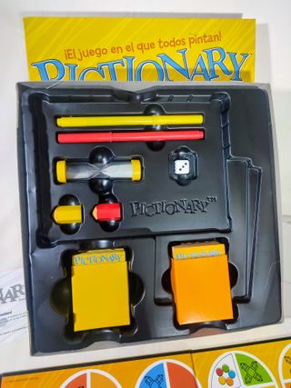 Pictionary. Juego de mesa.