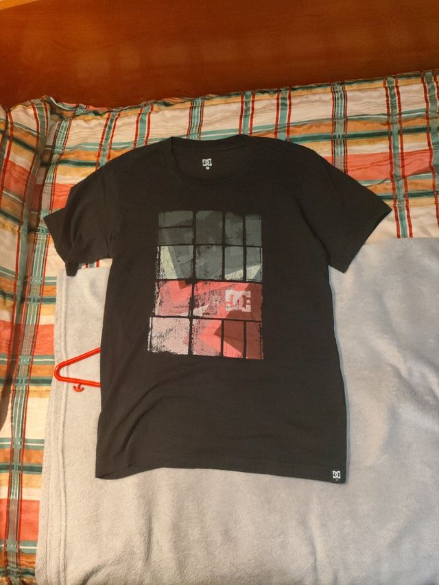 Camiseta DC Shoes Star.