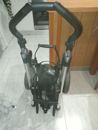 Cochicito bebe Juntos una funda para el Lluvia.