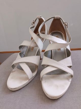 Sandalias Blancas Tacón Fino Talla 39