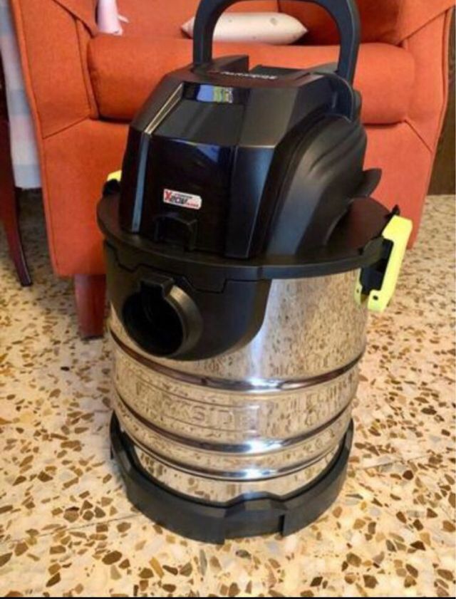 Aspiratore ricaricabile a secco e umido