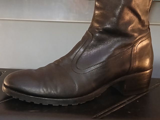 Nero Giardini, stivale al ginocchio in pelle nera,