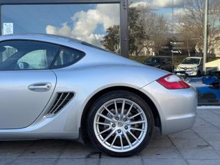 PORSCHE Cayman -