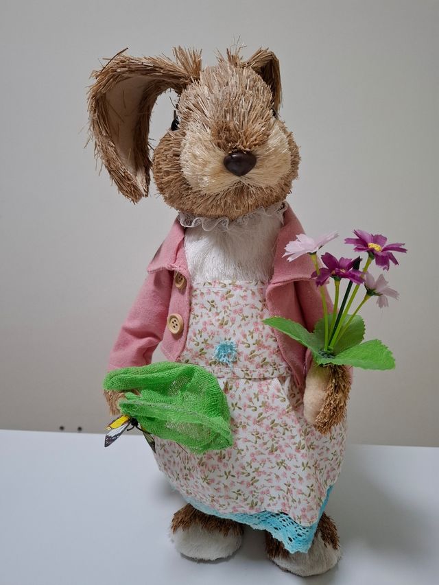 Figura decorativa de paja "coneja"