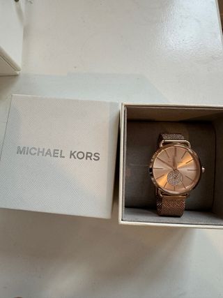 Reloj color oro rosa Míchael kors mujer
