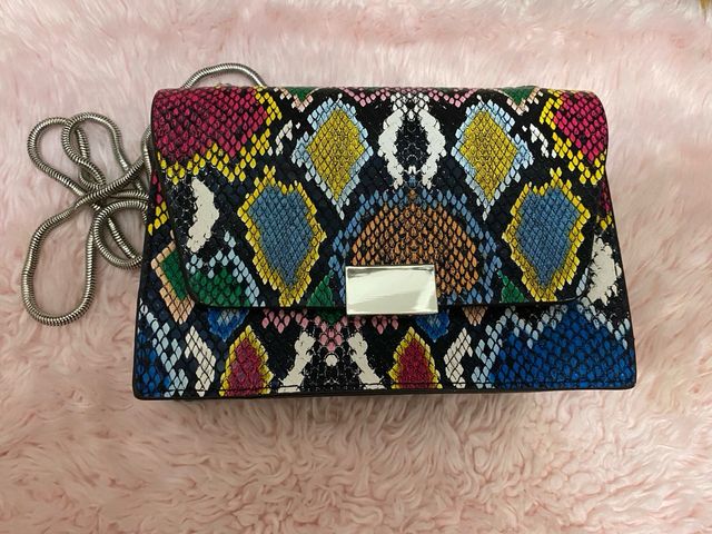 Bolso animal print pullbear