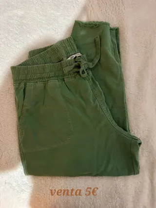 Aida Herrera. Arreglos y venta de ropa usada.