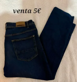 Aida Herrera. Arreglos y venta de ropa usada.