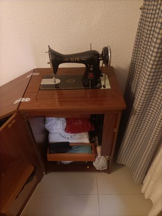 Maquina de Coser ALFA