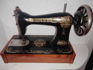 Maquina de coser antigua