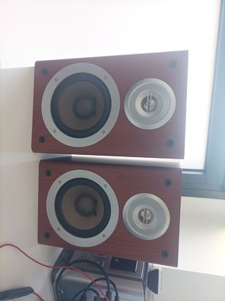 Minicadena HI-FI LG con altavoces