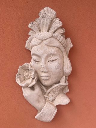 Statua da appendere