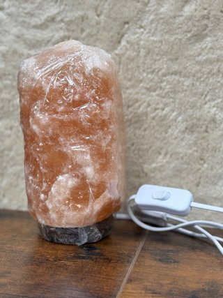 Lámpara de Sal del Himalaya con Base de Madera