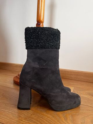 Botas de piel y ante gris