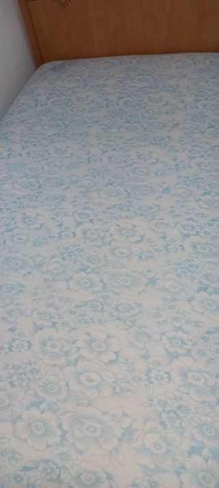 Base tapizada patas y colchon 105x200