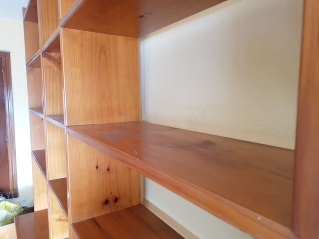 Mueble salón modular, madera, versátil, robusto