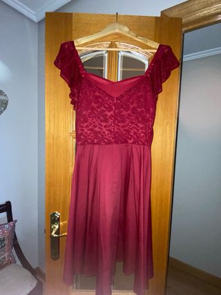 VESTIDO GRANATE PUNTILLA talla L