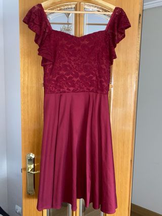 VESTIDO GRANATE PUNTILLA talla L