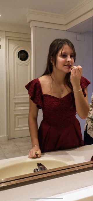 VESTIDO GRANATE PUNTILLA talla L