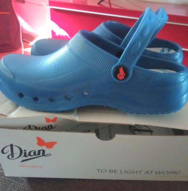 Zuecos sanitarios de trabajo 38