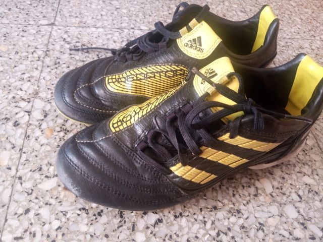 Botas futbol de niño