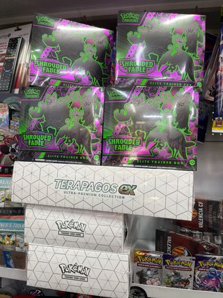 Caja de entrenador Pokémon shruoded fable INGLES