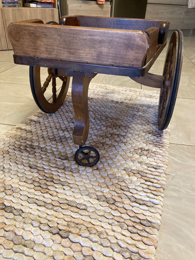 Carretto porta fiori in legno