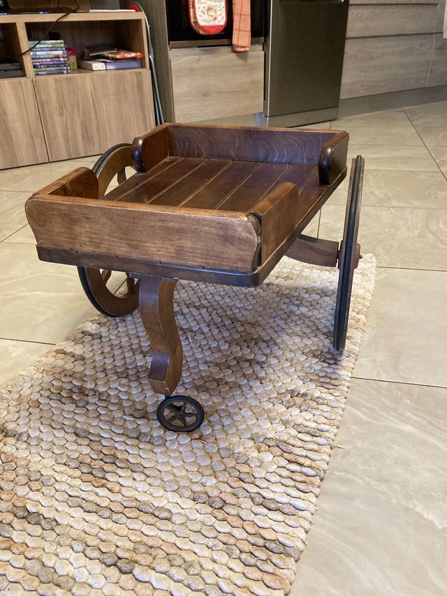 Carretto porta fiori in legno